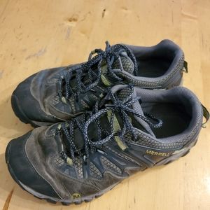 Merrell trail shoes 9